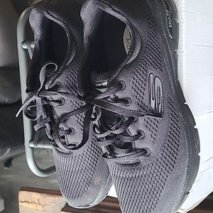 Women's skechers tennis shoes